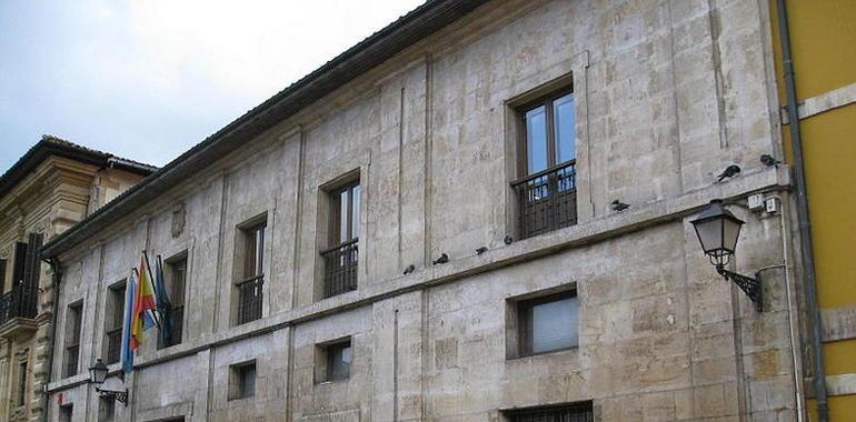 La policía detiene en la biblioteca al presunto atracador de una jovería en Oviedo 