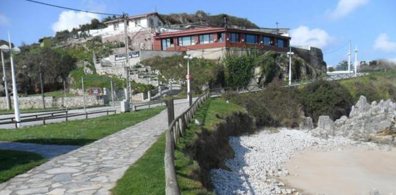Llanes pide al Ministerio arreglos en el talud de la playa de Toró