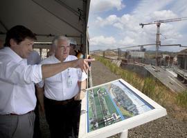 El presidente del Principado visita las obras de expansión del Canal de Panamá