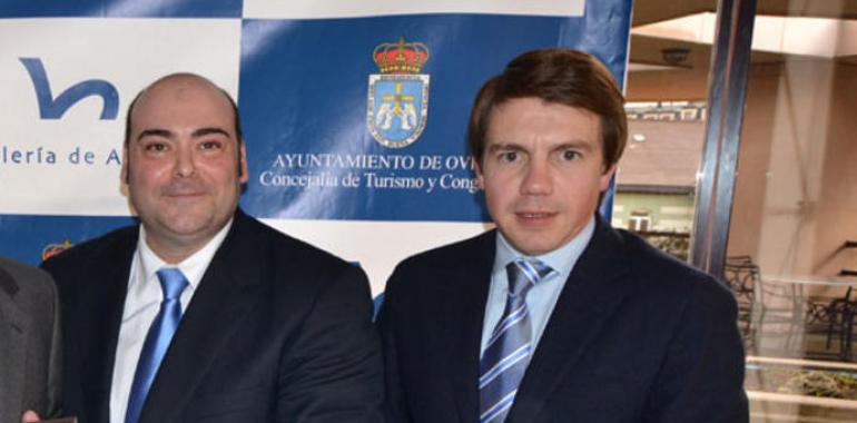 Reunión del alcalde de Oviedo con el presidente de la Federación Española de Hostelería