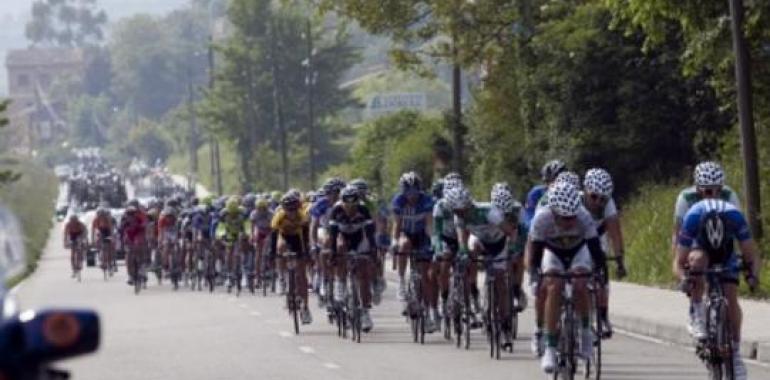 Arranca la 57ª edición de la Vuelta Ciclista a Asturias