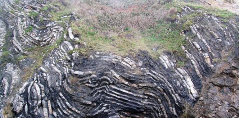 Una spin off de la Universidad de Oviedo mejora el análisis de pliegues en las rocas jurásicas