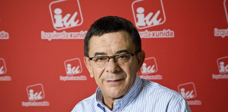 IU de Oviedo dice al presidente de la FAC (PSOE) que "si no tiene dignidad lo fiche la consejera"