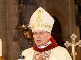 Diecisiete obispos asisten a la ordenación del nuevo auxiliar de Oviedo