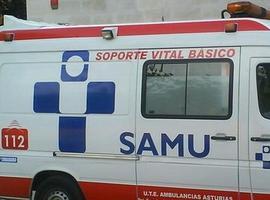 Herido con pronóstico grave tras chocar su furgoneta contra un camión en Avilés
