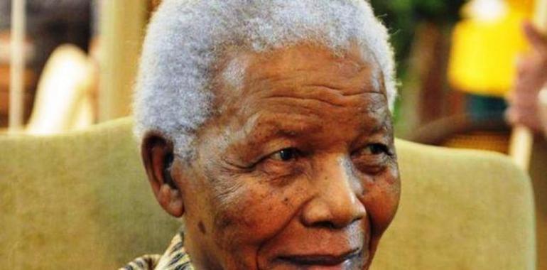 La vida de Mandela se apaga entre el llanto de su pueblo