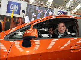 Colombia celebra el primer coche fabricado íntegramente en el país