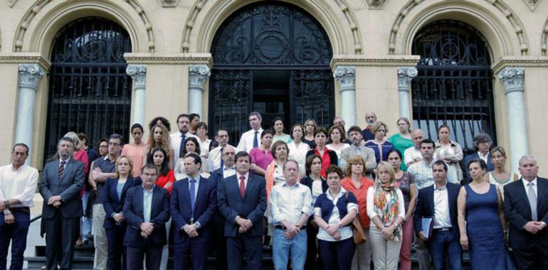 El Parlamento de Asturias expresa sus condolencias y su sincero afecto al pueblo gallego