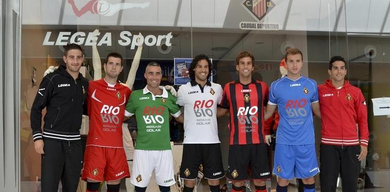 El Caudal Deportivo presentó sus equipaciones para la temporada 2013/2014
