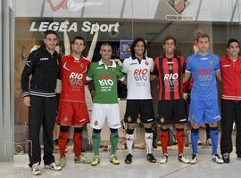 El Caudal Deportivo presentó sus equipaciones para la temporada 2013/2014