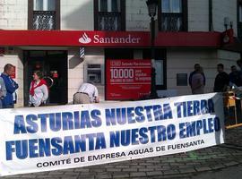 Trabajadores de Fuensanta recogen firmas para pedir a Botín que dé crédito a la empresa