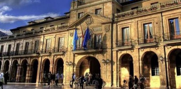 Ramos pide la "inmediata retirada" de la ordenanza del PP para multar a los mendigos en Oviedo