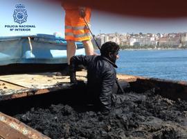 Más de 200 inmigrantes detectados cuando intentaban entrar ilegalmente en España ocultos en barcos