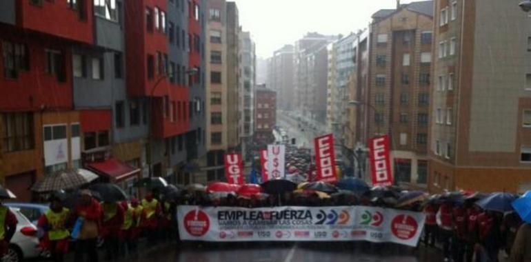 Miles de asturianos en Avilés contra los recortes en sanidad, educación, pensiones y libertades