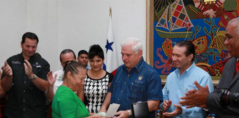 Presidente pide perdón a los panameños por envenenamiento masivo con dietilenglicol