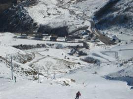 14 kilómetros esquiables y 23 pistas esperan a miles de esquiadores en Pajares