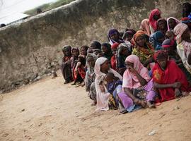 Decenas de miles de desplazados somalíes llegan a Mogadiscio