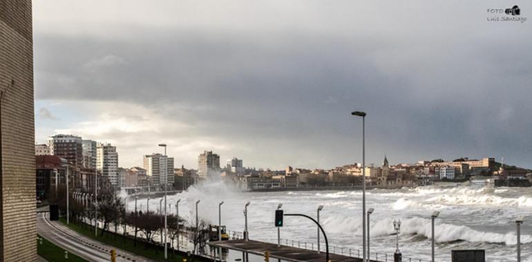 Gijón, Navia y Castropol fueron los concejos más afectados por el viento