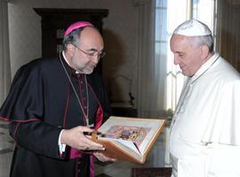 Recepción papal al arzobispo y al auxiliar de la Archidiócesis asturiana