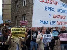 El Ayuntamiento de Oviedo expedienta a dos trabajadores de Cajastur por protesta ruidosa