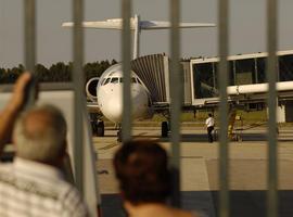 El aeropuerto asturiano aumentó sus tráficos un 37\6% en abril