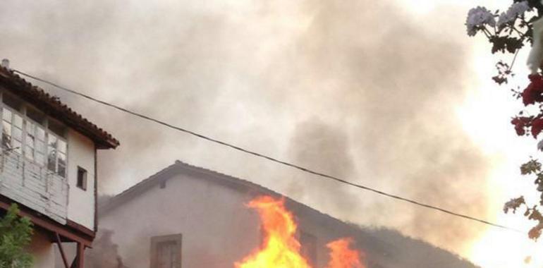 Incendio en una casa junto al Castillo de Salas
