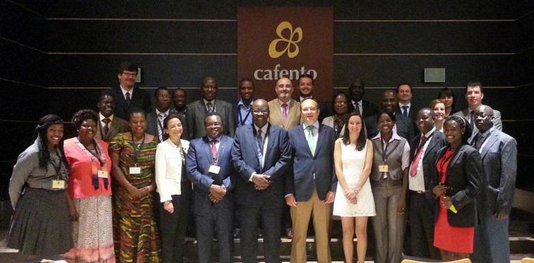 Delegación keniata de Bungoma explora sinergias y posibilidades de negocio en #Cafento
