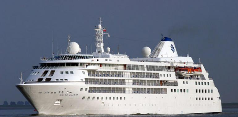 El crucero de lujo Silver Cloud llega a Gijón el martes con cerca de 500 personas