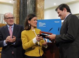Fernández recuerda el castigo a la industria asturiana por Rajoy en el Premio Sabadell-Herrero