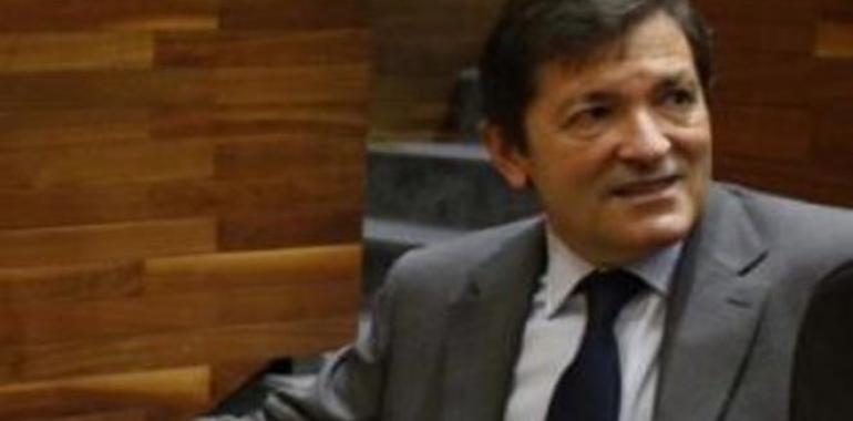 Fernández pide acuerdo presupuestario porque "dos años de prórroga son muchos para Asturias"