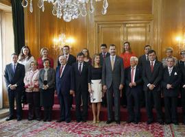 Los Reyes reciben en audiencia a los premiados con la Medalla de Asturias