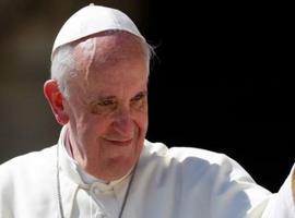  Francisco rifará los regalos recibidos en el pontificado para ayudar a gente necesitada