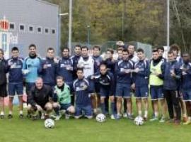 La plantilla entera del Real Oviedo se hace socio simpatizante del Oviedo Moderno CF