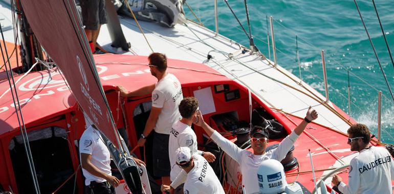 Team Brunel con el español #Pablo #Arrarte gana la etapa 2 de la #Volvo #Ocean #Race