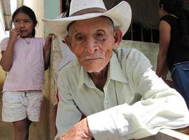 Ancianos de Yucatán mejoran su salud tras recibir un pequeño subsidio 