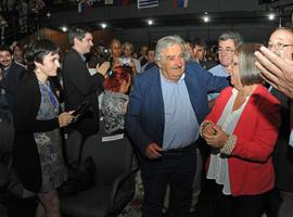 Presidente Mújica pide mayor papel de la cultura en los partidos del cambio social