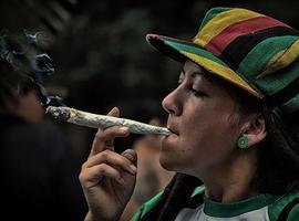 Ún de cada trés nuevos consumidores de cannabis son menores
