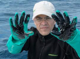 Greenpeace alerta sobre la aparición de fuel en las costas del sur de Canarias