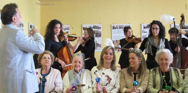 La Orquesta de Cámara de Siero lleva la música sinfónica a los centros de mayores