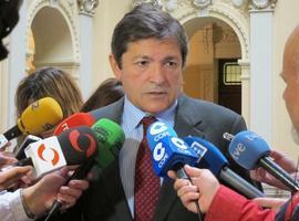 Fernández (PSOE) muestra satisfacción prudente tras las primeras reuniones para formar gobierno