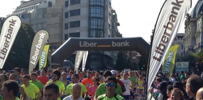 Domingo deportivo en Oviedo con la Media Maratón y las 8 Millas de Alberto Suárez Laso