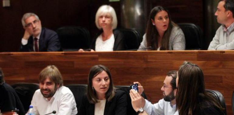 Podemos Asturies plantea reducir a la mitad la asignación a los grupos parlamentarios
