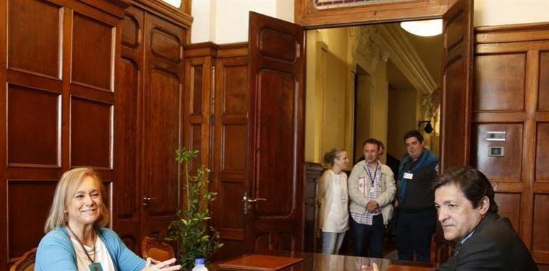 Javier Fernández y Mercedes Fernández concurren a la votación definitiva de Presidente