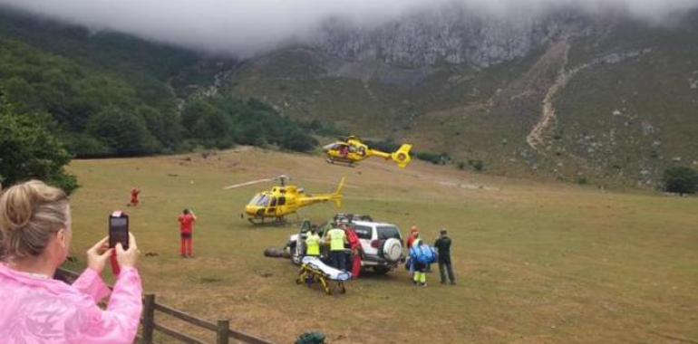 Rescatados cinco menores y un adulto heridos por una avalancha en Cabrales