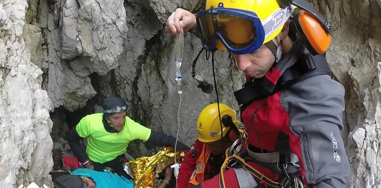 Rescatados otros dos excursionistas heridos en los Picos de Europa