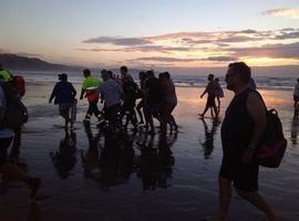 Fallece una mujer, de los tres bañistas rescatados ayer en la playa de Salinas