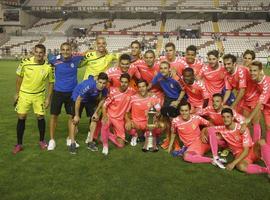 El Real Oviedo vuelve a casa con el Trofeo de Vallecas