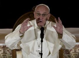 El papa Francisco promete a las víctimas de pedofilia que los culpables lo pagarán