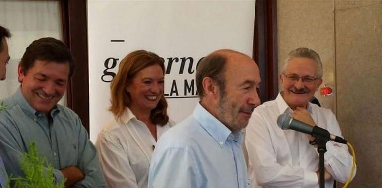 Javier Fernández recuerda que Cascos llamó a Rajoy "enemigo de Asturias" 