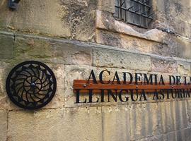La Academia de la Llingua pide modificar el decreto estatal para crear especialidad de asturiano